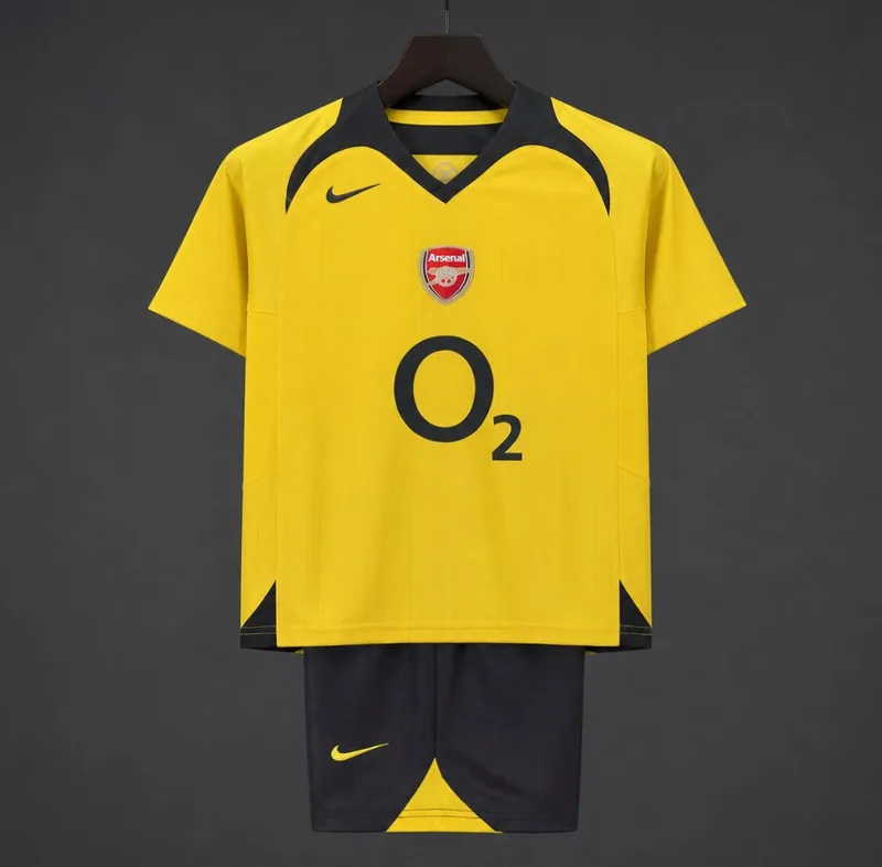 Retro Kids 05/06 Arsenal Away Jersey Kit