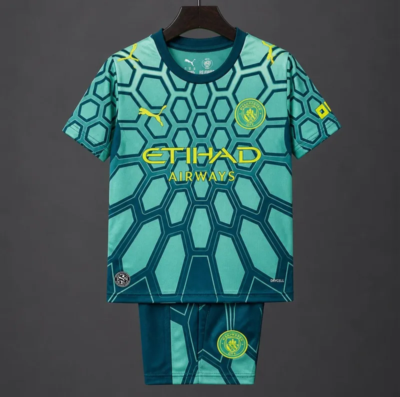 26/27 Kids Manchester City Vibrant Green Goalkeeper Jersey With Dark Blue Geometric Pattern Kit