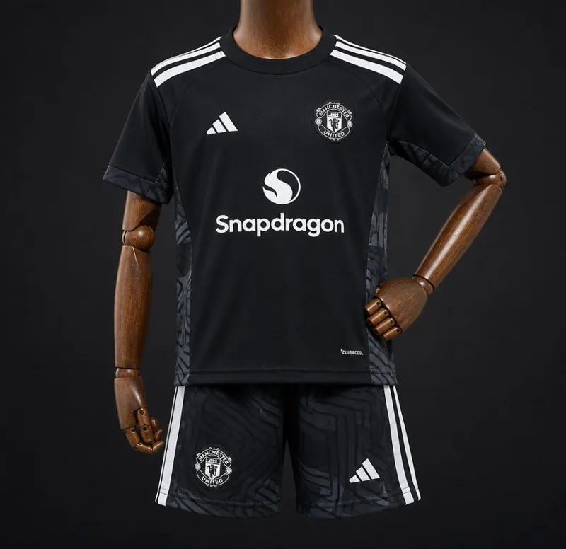 26/27 Kids Manchester United Home Goalkeeper Black/White Jersey - Kids - Free Personalisation + Patches!