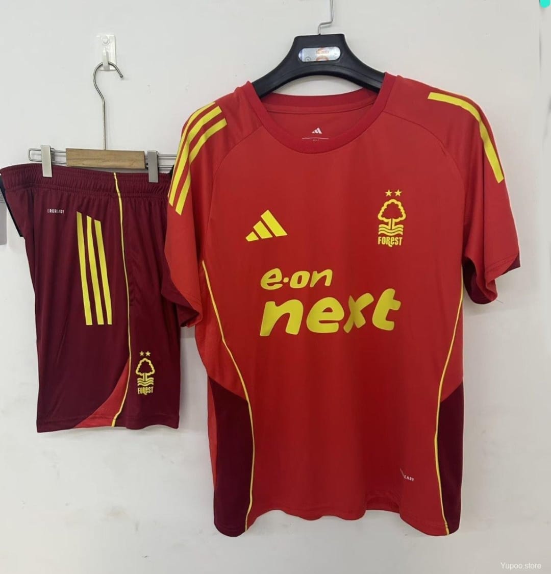 Nottingham Forest Warm Up Kit - Fan Version - Adults
