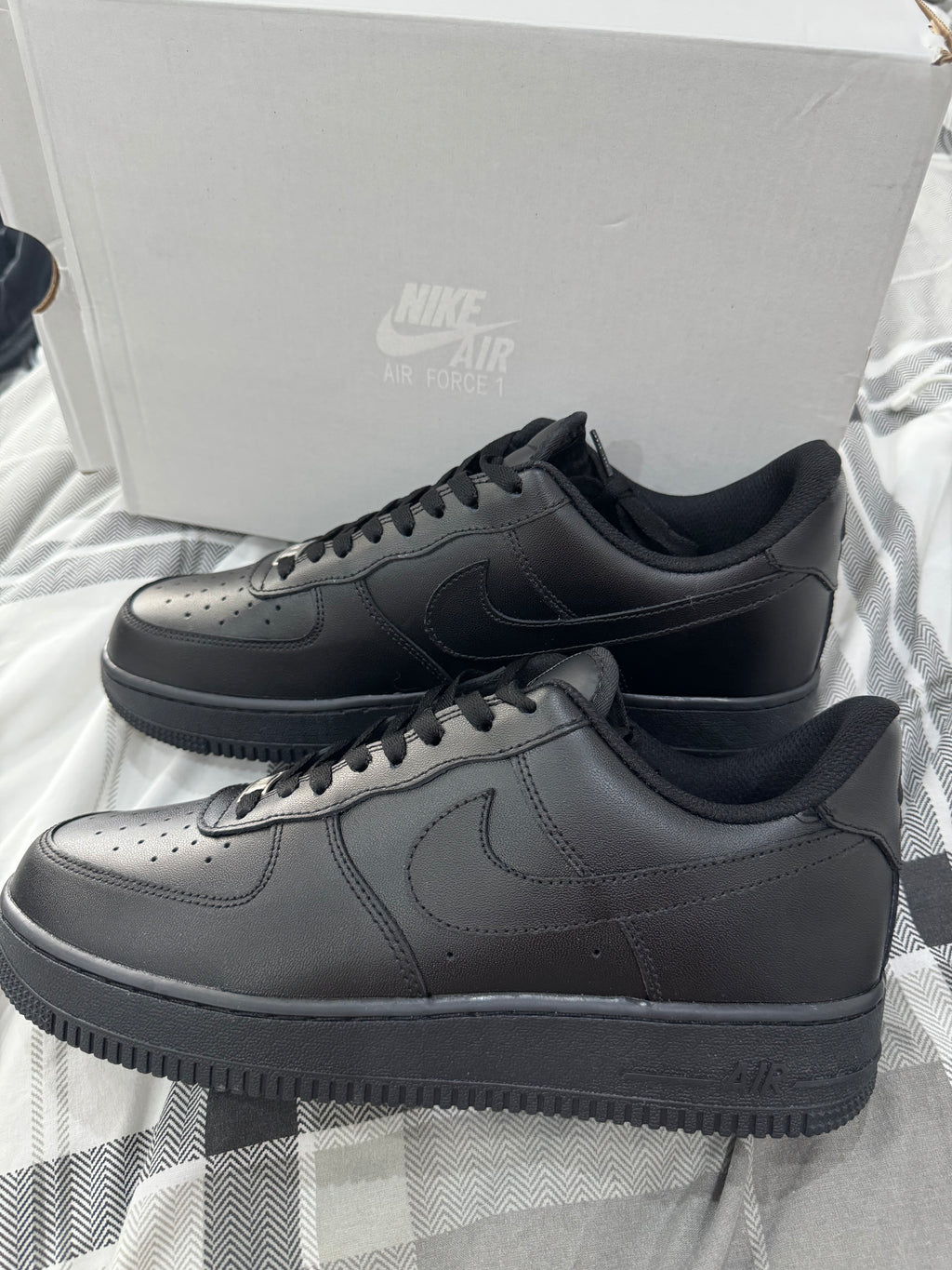 Nike Air Force 1 Black Trainers