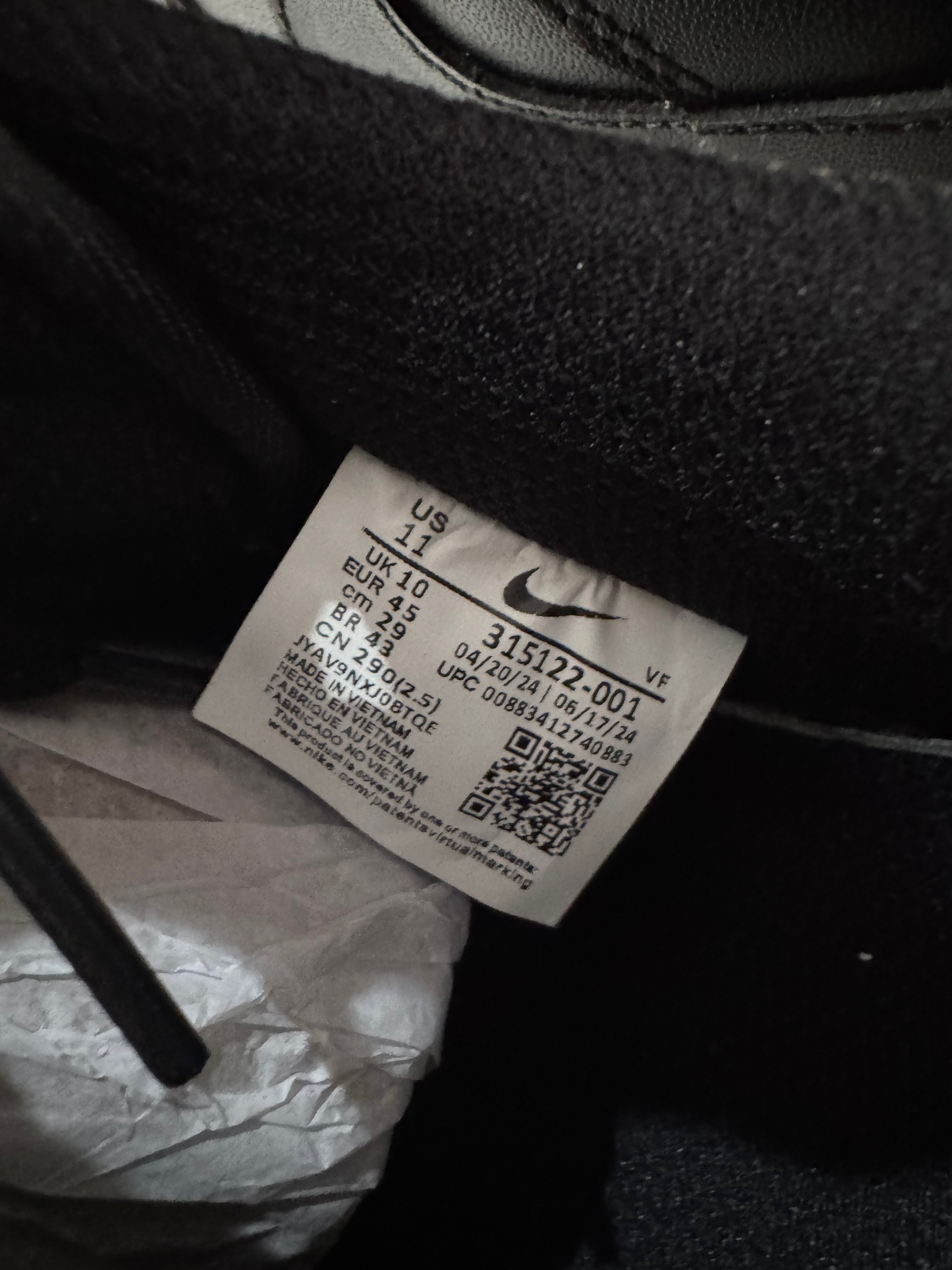 Nike Air Force 1 Black Trainers
