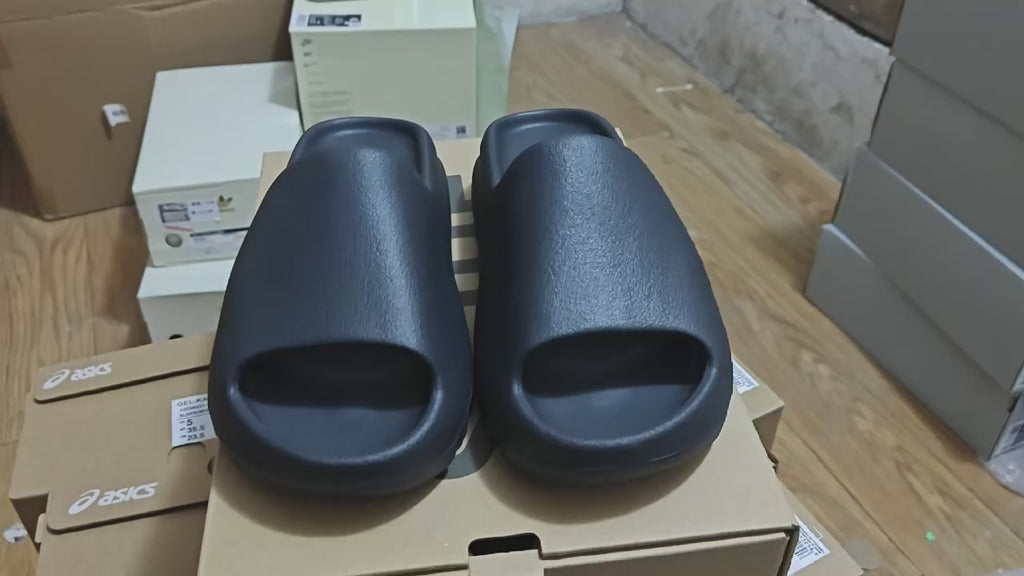 Yeezy Slide Black