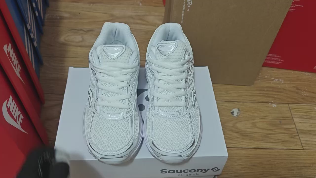 Saucony Progrid Omni 9 White Silver Trainers